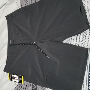 NWT Mens O'Neill crossover hybrid shorts.